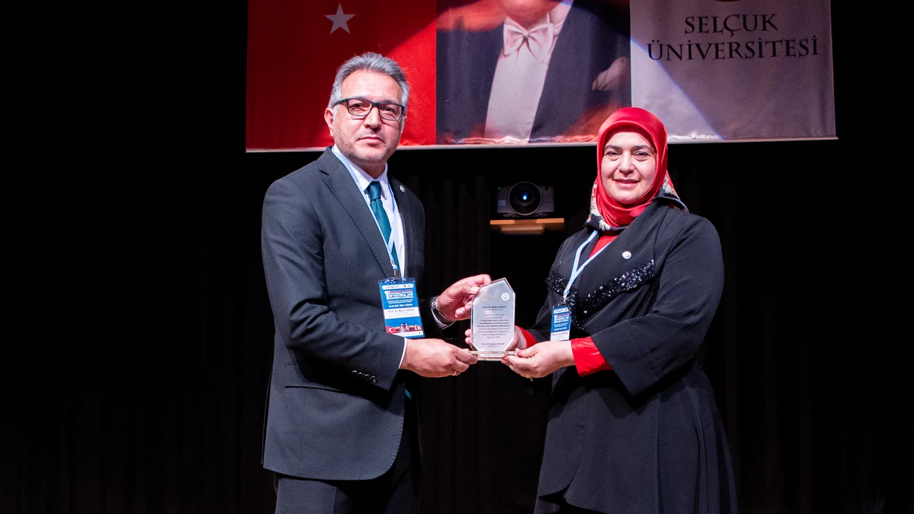 Uluslararası Doğal ve Sentetik Materyallerin Biyomedikal Uygulamaları Kongresi yapıldı